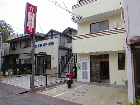今回の工事内容は鉄骨造3階建ての1階部分、前お寿司屋さんの居抜き物件を改造し、鉄板焼屋さんに改装いたします。