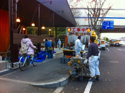 駐車場には仕切りが必要ってことで